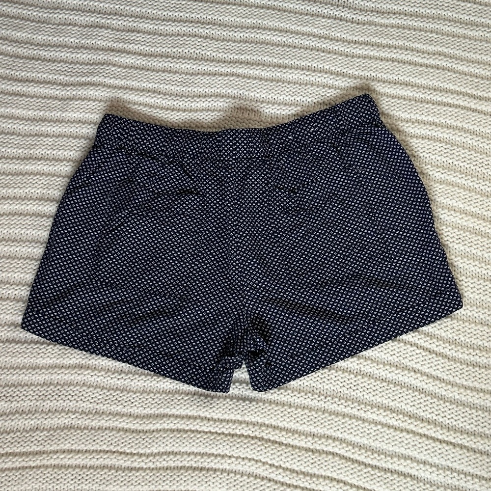 GAP, Navy Blue Patterned Shorts, Size M - Picture 3 of 3